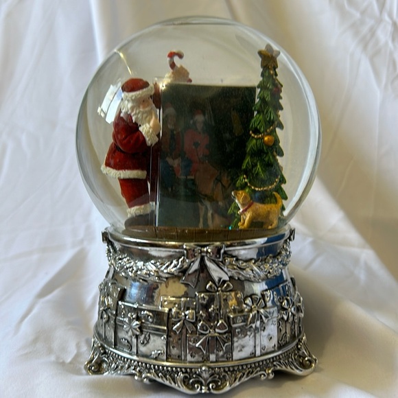 Christmas Snow Globe Music Box Picture Frame - Picture 3 of 9